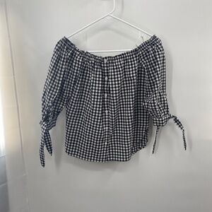 Caution to the Wind Off the shoulder blouse Size Small